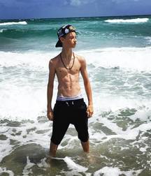 Twinks 98 5cd6d9e4040ed.jpg