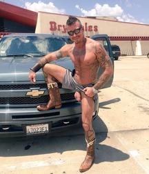 Booted dudes 5cd70d8ae2465.jpg