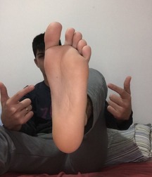 Boy feet and soles 2 5cd70f19c33e1.jpg