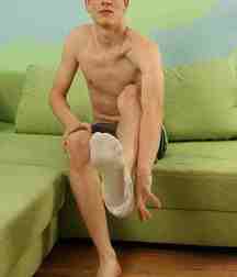 Boy models feet 5cf2cb88647d4.jpg