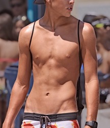 Swimmer beauties 5cf58a9f021cd.jpg
