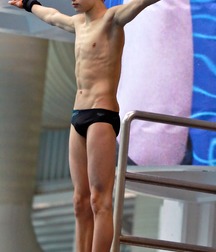 Swimmer beauties 5cf58ac3a7512.jpg