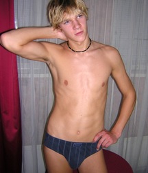 Blonde Peter 5cf58ff62761b.jpg