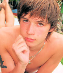 Twinks 104 5cf7e1245ae93.jpg