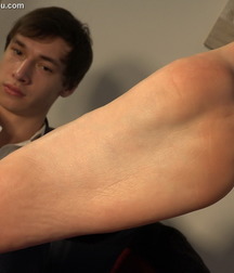 Lovin the guys feet 5cfaa4ff93383.jpg