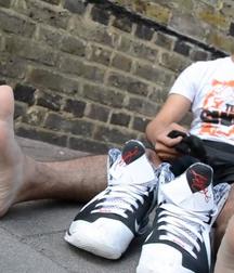 Lovin the guys feet 5cfaa50e998a8.jpg