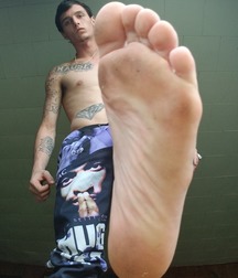 Lovin the guys feet 5cfaa51784a97.jpg