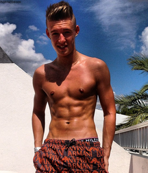 So cute so hot 5cfae46b6768d.png