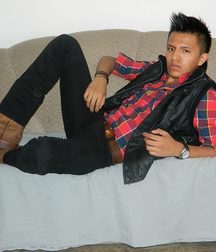 Never without boots 5cfb93811116e.jpg