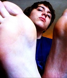 Tasty sweaty toes 5cfc13f73e7cf.jpg