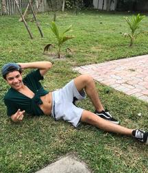 Twinks in converse 5cfc3f4660b48.jpg