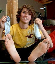 Twink feet 6 5cfc42008846a.jpg