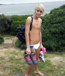Twink feet 6 5cfc420c0037c.jpg