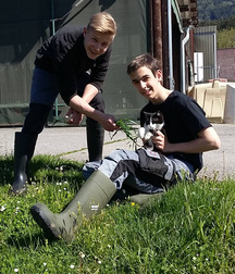 Twinks wear boots 5cfca05b4e153.jpg