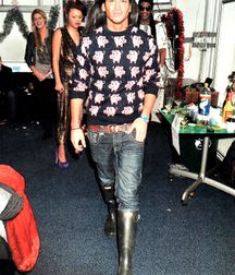Twinks wear boots 5cfca0ab02158.jpg