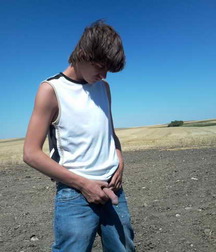 Boys peeing 2 5cfca42e8e59e.jpg