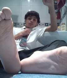 Hot boy feet 5cfcc6d4b3b06.jpg