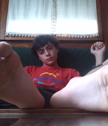 Hot boy feet 5cfcc707c8c5d.jpg