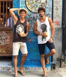 Guys in flip flops 2 5cfcd41adb259.jpg