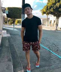 Guys in flip flops 2 5cfcd42fd77bd.jpg