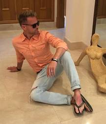 Guys in flip flops 2 5cfcd46dc872b.jpg