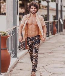 Guys in flip flops 2 5cfcd498a79af.jpg