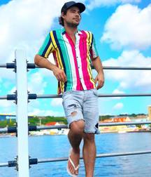 Guys in flip flops 2 5cfcd49b30549.jpg