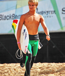 Surfer hotties 2 5cfcd7106e717.jpg