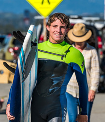 Surfer hotties 2 5cfcd7378fddd.jpg