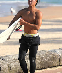 Surfer hotties 2 5cfcd743b0444.jpg