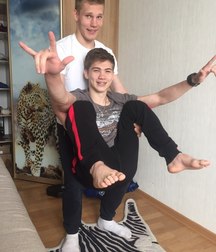 Top Twinks  5cfe5d233e9b5.jpg