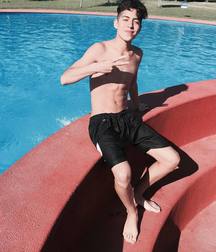 Top Twinks  5cfe5d8457ca1.jpg