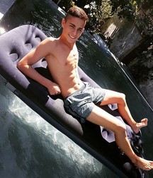Top Twinks  5cfe5dbe30546.jpg