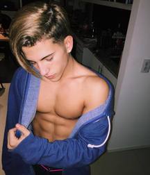 Argentinian twinks 5cffead036fa3.jpg
