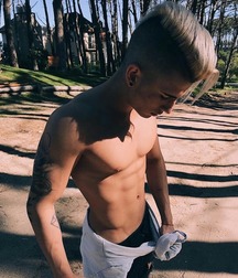 Argentinian twinks 5cffead796b57.jpg