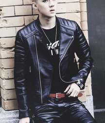 Guys loving leather 5d01405f4d889.jpg