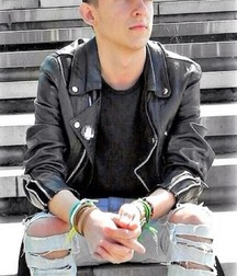 Guys loving leather 5d01406f37d96.jpg