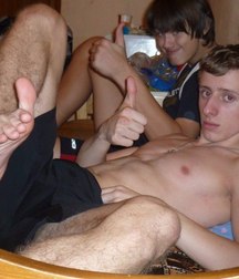 Delicious boy smells 2 5d01ec931563f.jpg