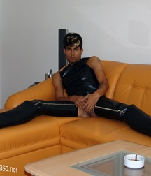 SM Fetish boys 5d01ee75bb581.jpg