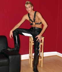SM Fetish boys 5d01ee92799da.jpg