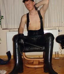 SM Fetish boys 5d01ee9decc72.jpg