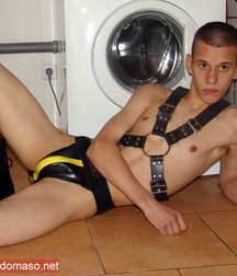 SM Fetish boys 5d01eeabc274c.jpg