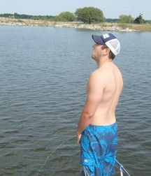 Taking a leak 2 5d01ef71378f1.jpg