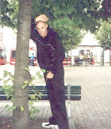 Taking a leak 2 5d01ef823102d.jpg