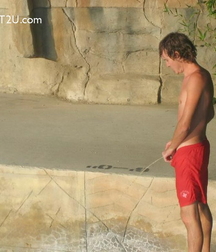 Taking a leak 2 5d01ef86a733e.jpg