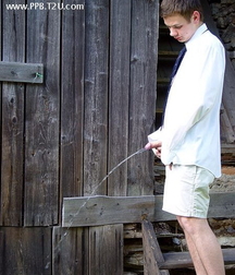 Taking a leak 2 5d01f07b93dd1.jpg