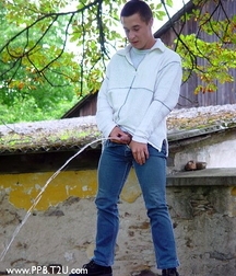 Twinks have to pee 5d01f13fbabf8.jpg