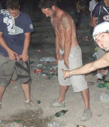 Boys lovin pee 5d04d78eb6d29.jpg