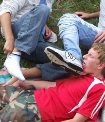Dom Twinks with submissive bitches 5d04fca06f29e.jpg