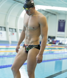 Swimmers and beach boys  5d07abed24ed1.jpg